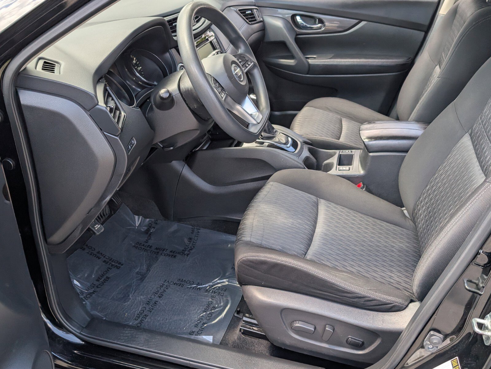 Used 2020 Nissan Rogue SV FWD image 11
