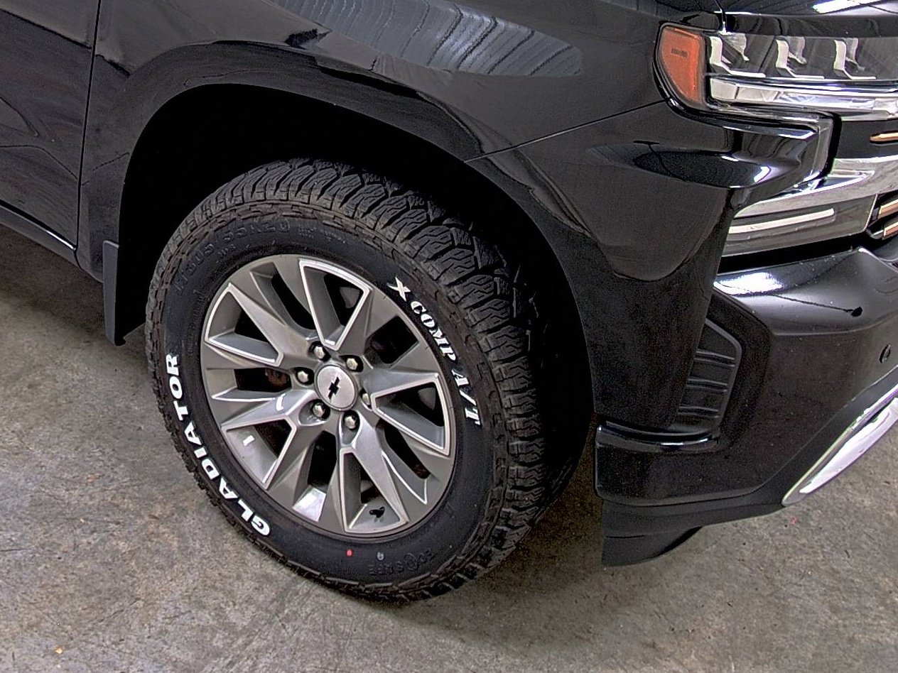 Used 2021 Chevrolet Silverado 1500 High Country w/ Technology Package image 14