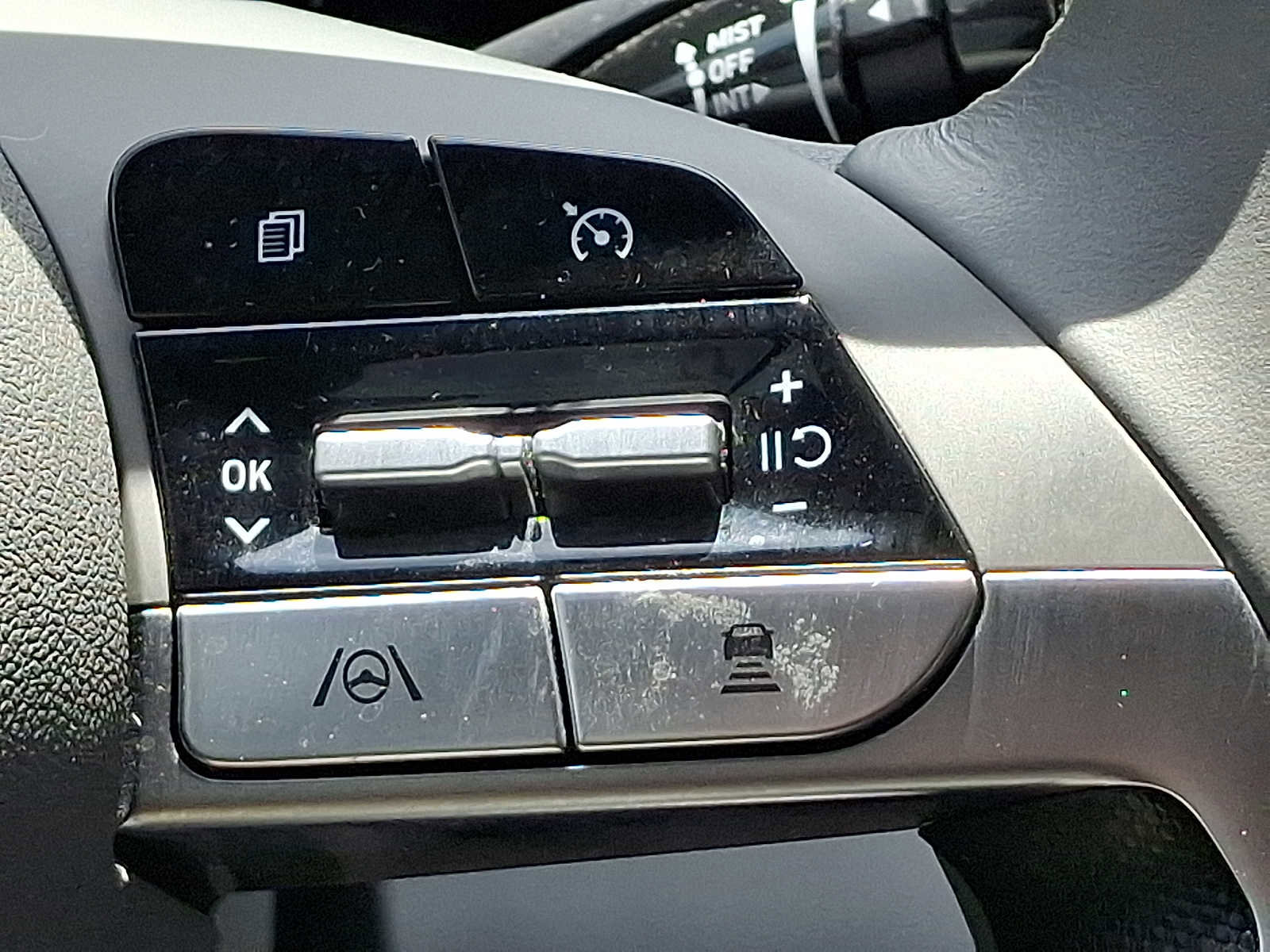 Used 2023 Hyundai Elantra SEL w/ Convenience Package FWD image 22