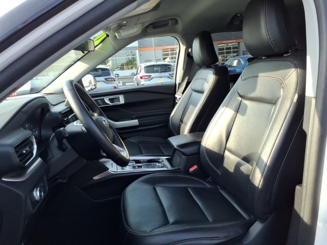Certified 2021 Ford Explorer XLT w/ Equipment Group 202A AWD/4WD image 16