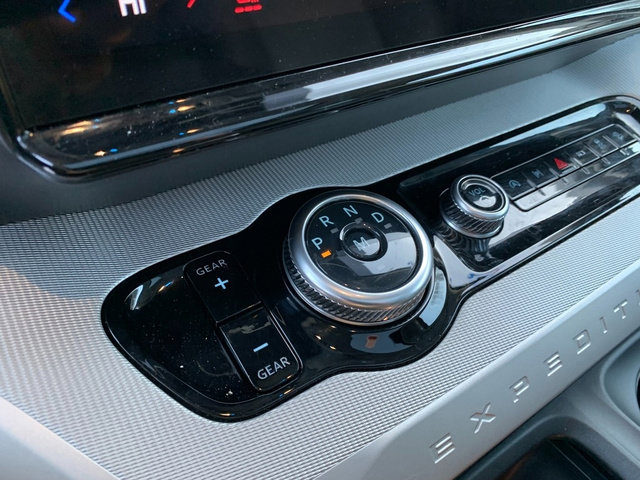 Used 2025 Ford Expedition Active image 28