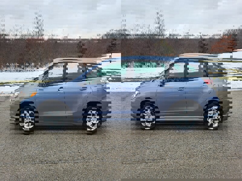 Used 2006 Toyota Matrix XR image 2