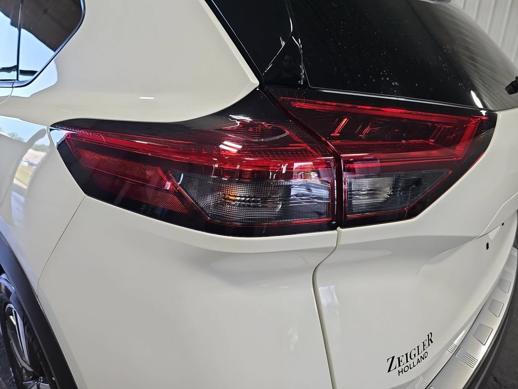 Used 2023 Nissan Rogue SL AWD/4WD image 33
