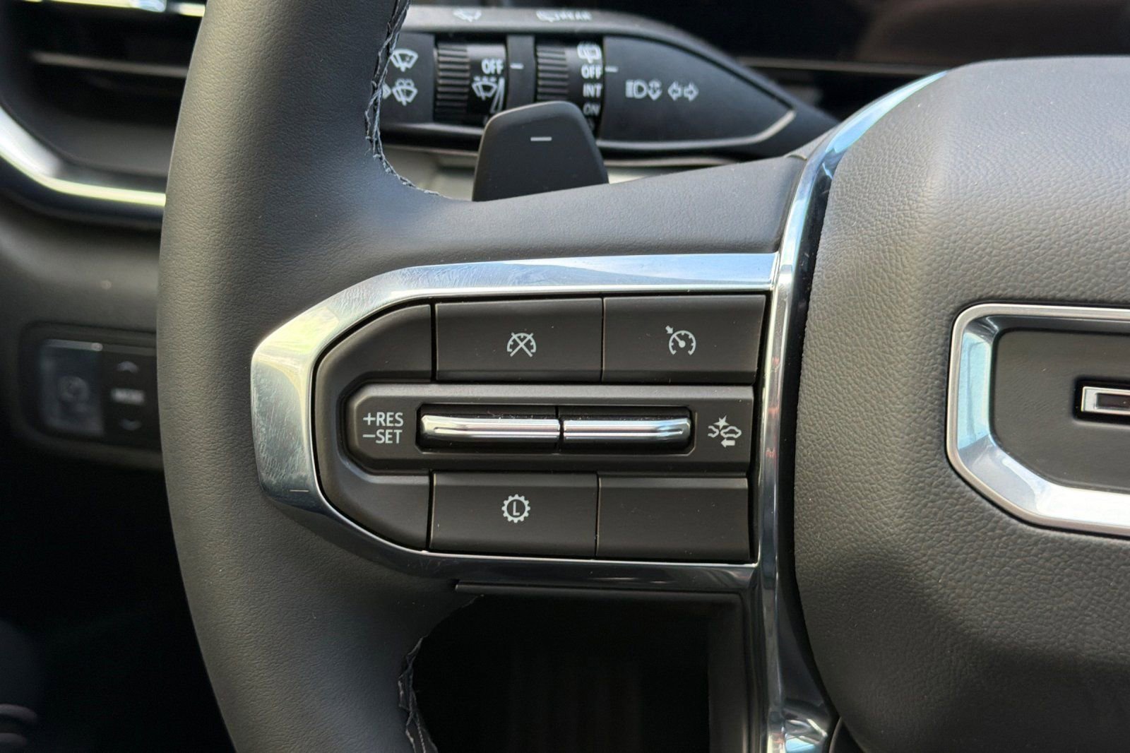 New 2026 GMC Terrain Denali w/ LPO, Black Badging Package image 27