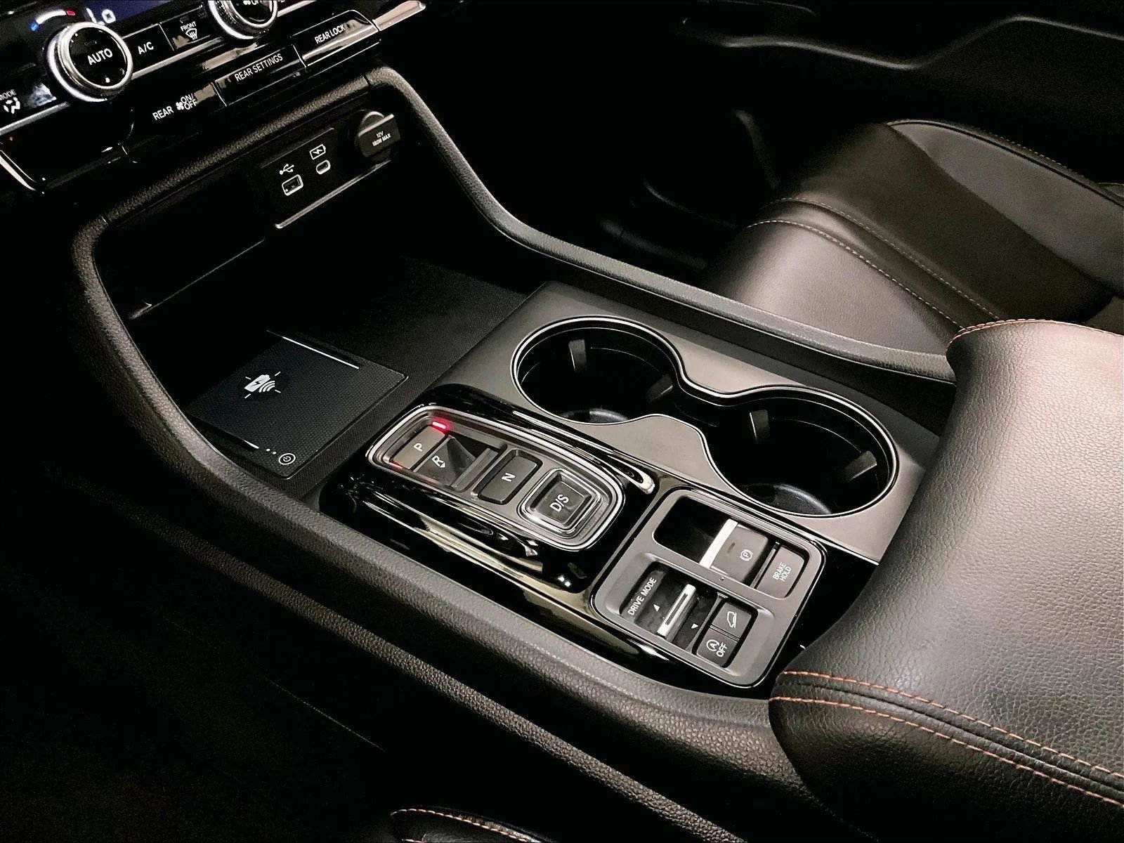 Used 2025 Honda Pilot TrailSport image 16