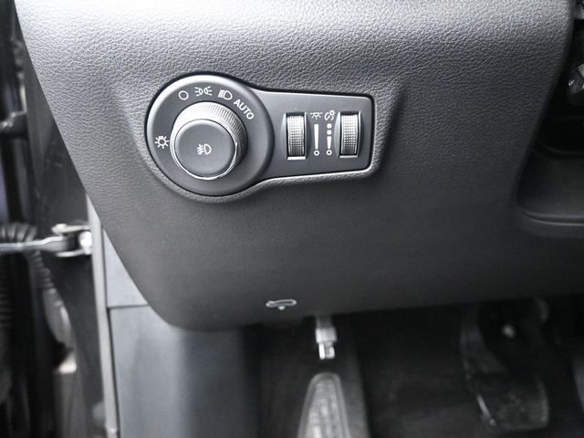 New 2026 Jeep Compass Latitude w/ Sun and Sound Group image 33
