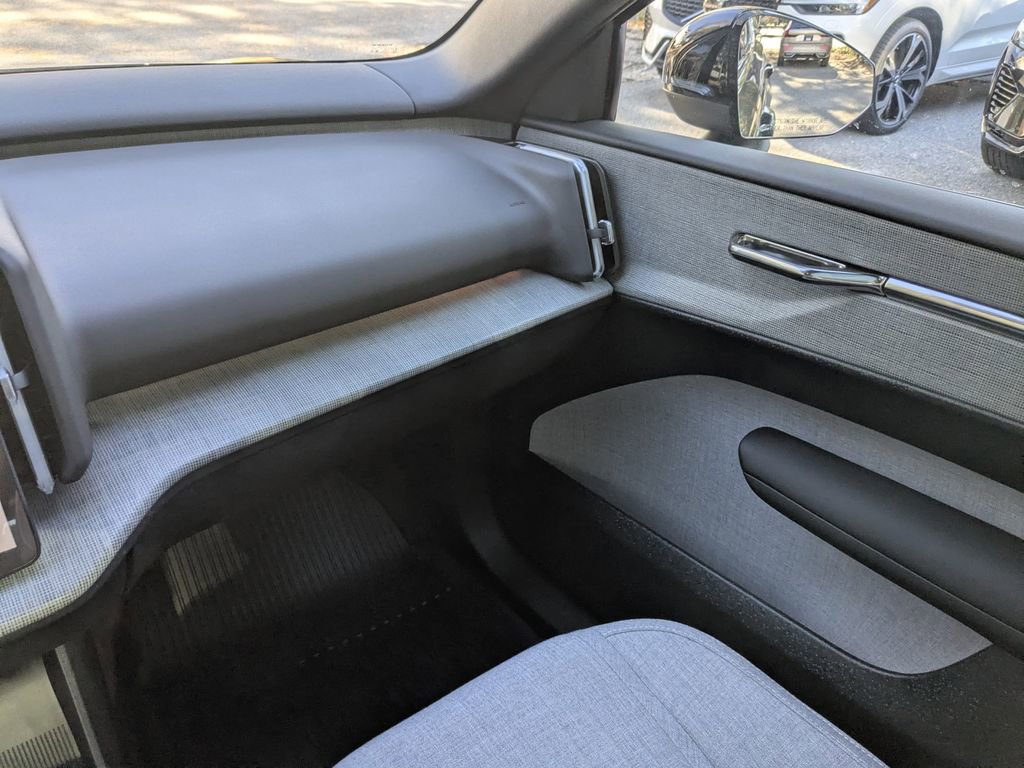 New 2025 Volvo EX30 Ultra w/ Climate Package image 18