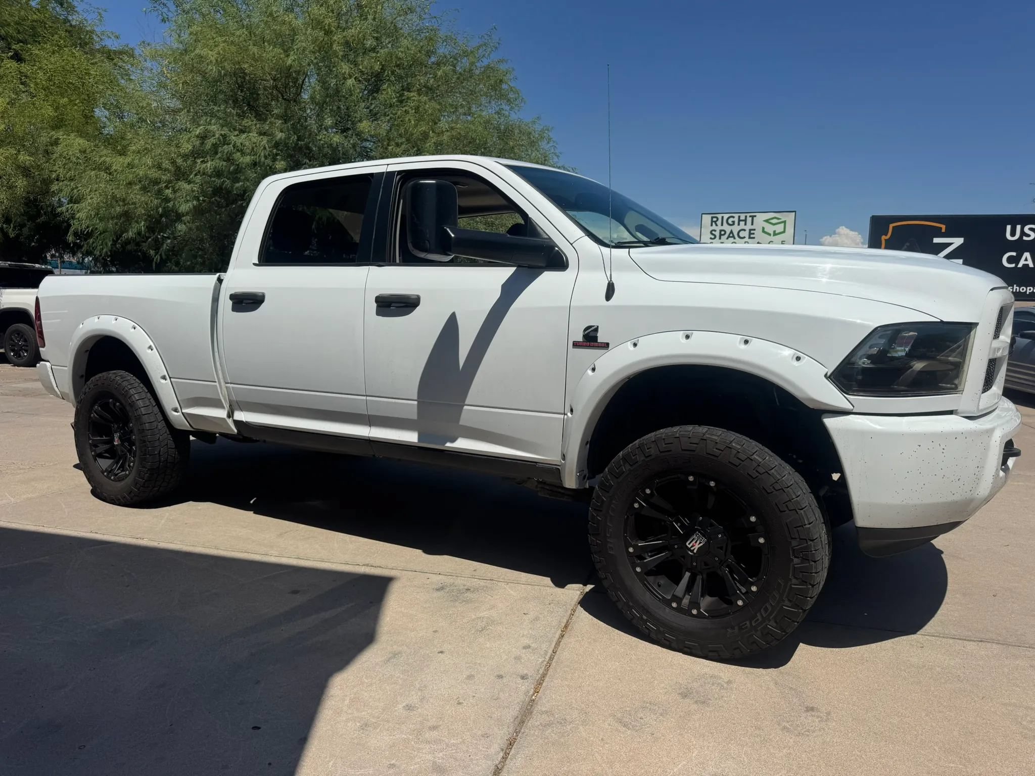 Used 2017 RAM 3500 Tradesman w/ Chrome Appearance Group AWD/4WD image 5