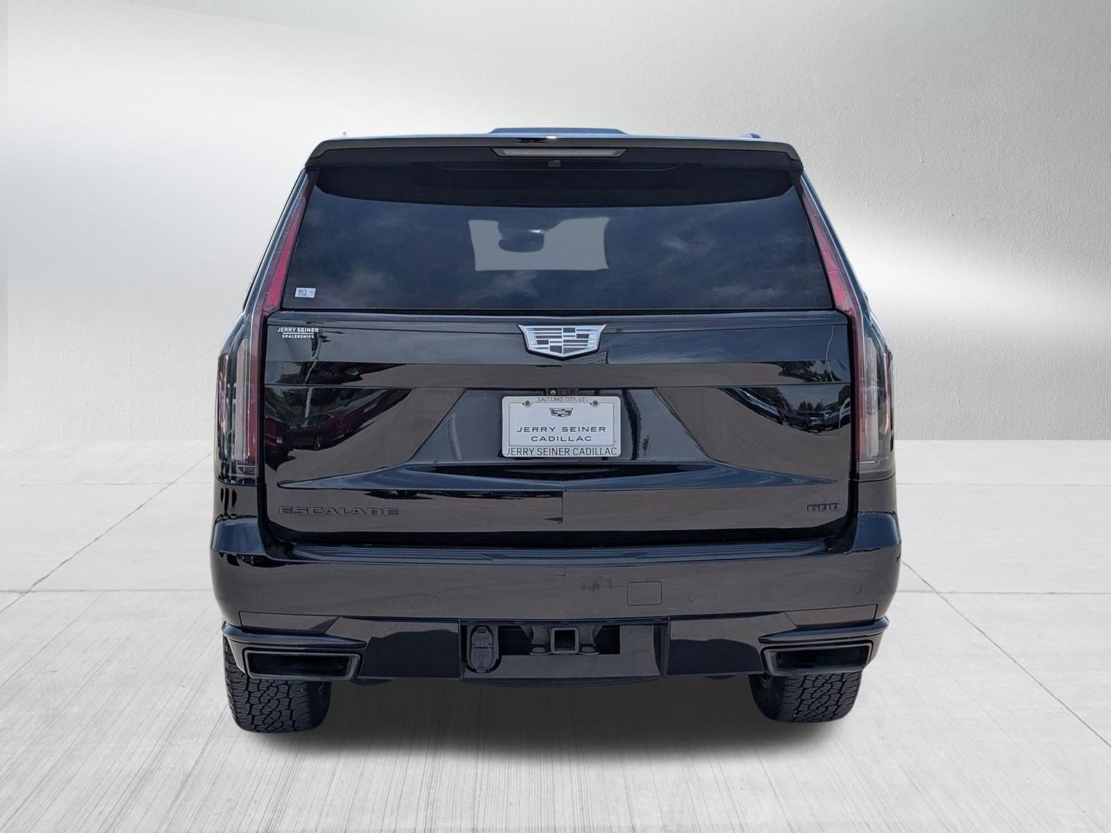 Used 2023 Cadillac Escalade Sport Platinum w/ LPO, ONYX Package AWD/4WD image 4