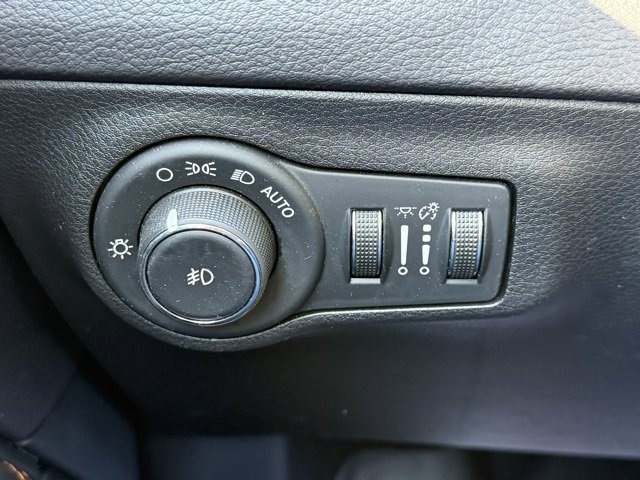 Used 2018 Jeep Compass Limited w/ Navigation Group image 33