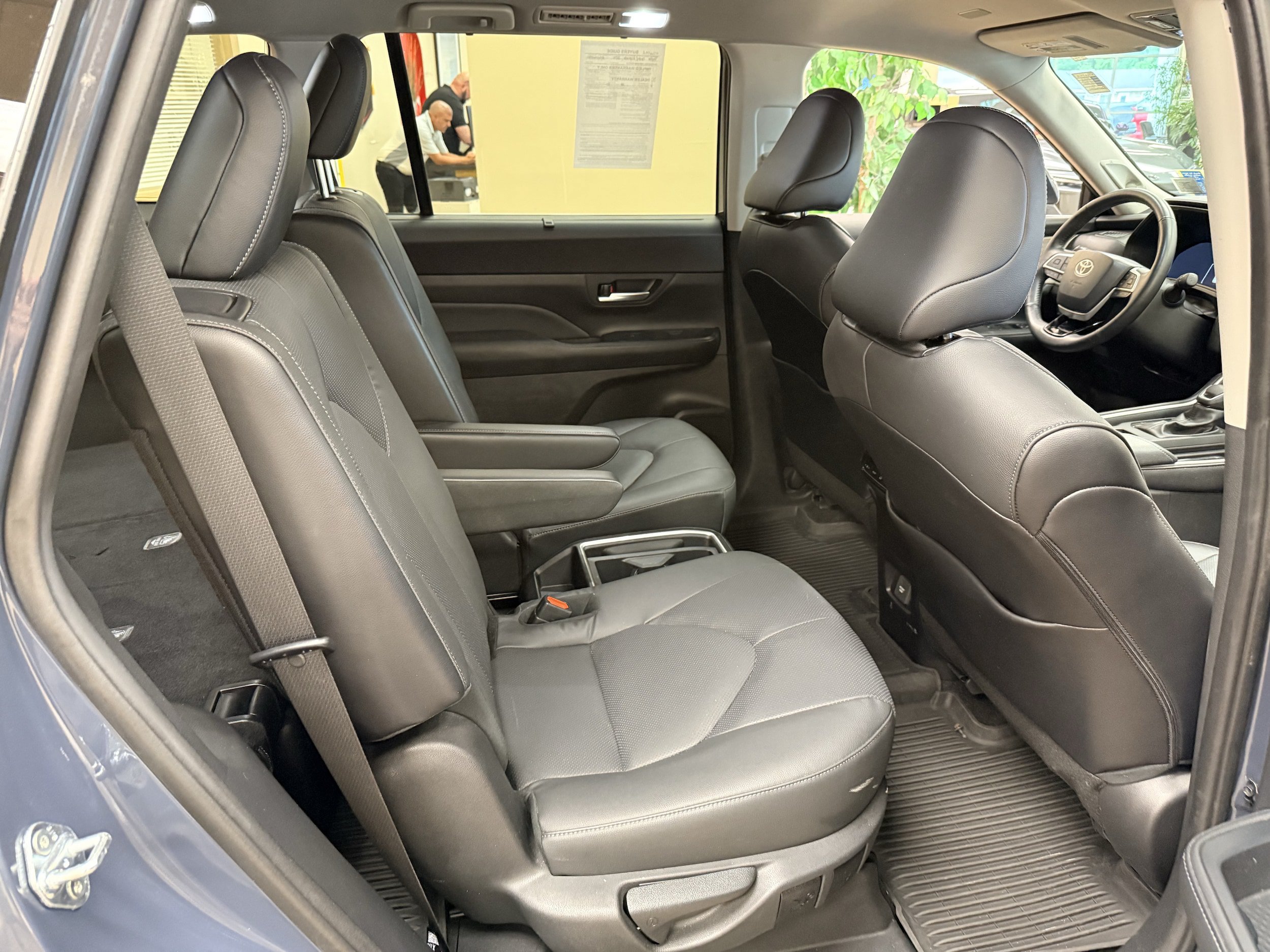 Used 2024 Toyota Grand Highlander AWD image 14