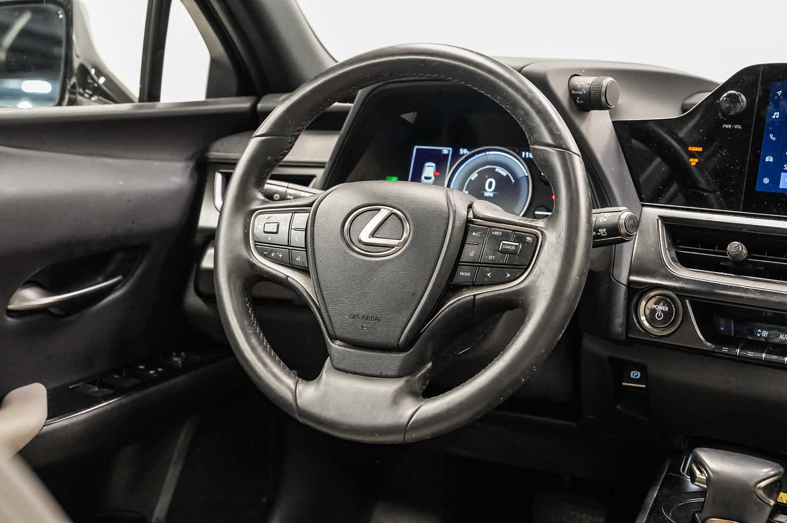 Used 2024 Lexus UX 250h FWD image 15