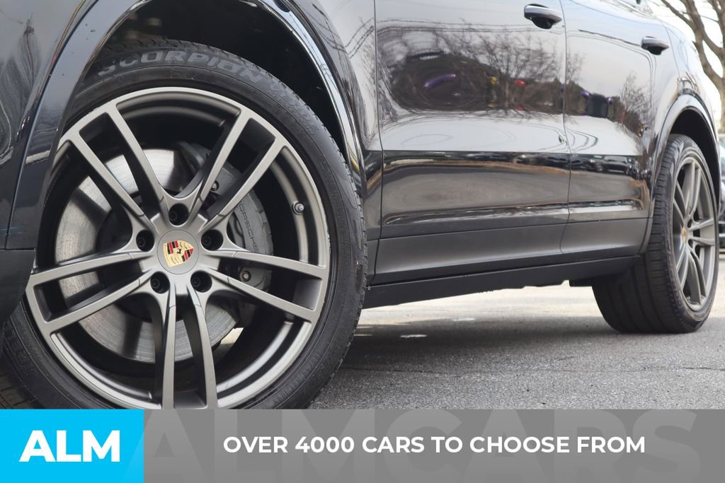 Used 2023 Porsche Cayenne S Platinum w/ Assistance Package AWD/4WD image 3