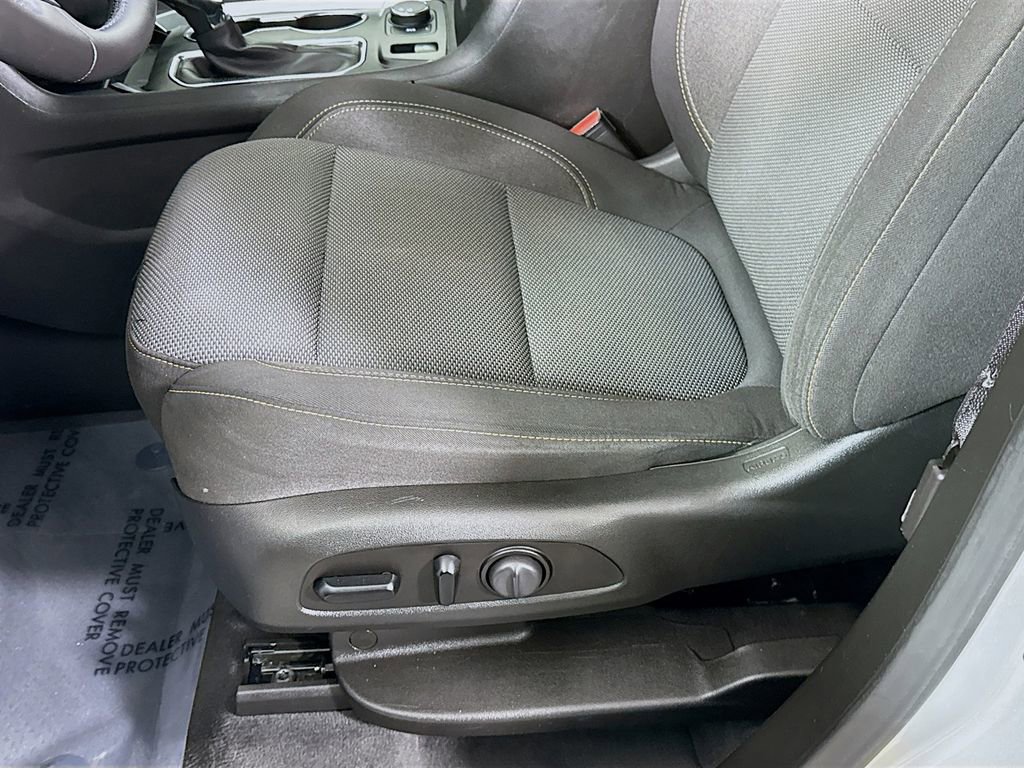 Used 2021 Chevrolet Traverse LT FWD image 23
