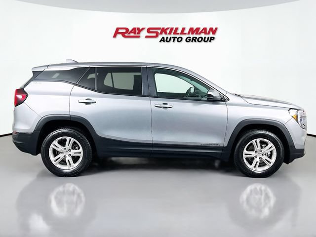 Used 2024 GMC Terrain SLE AWD/4WD image 8