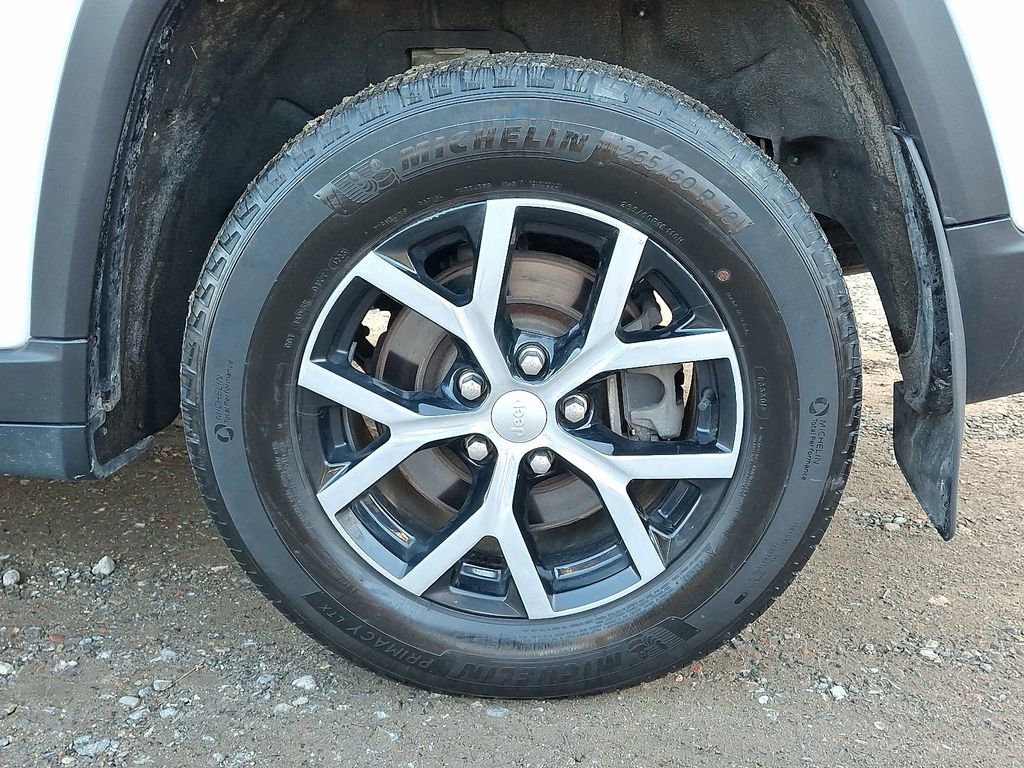 Used 2023 Jeep Grand Cherokee L Limited w/ Luxury Tech Group II image 32