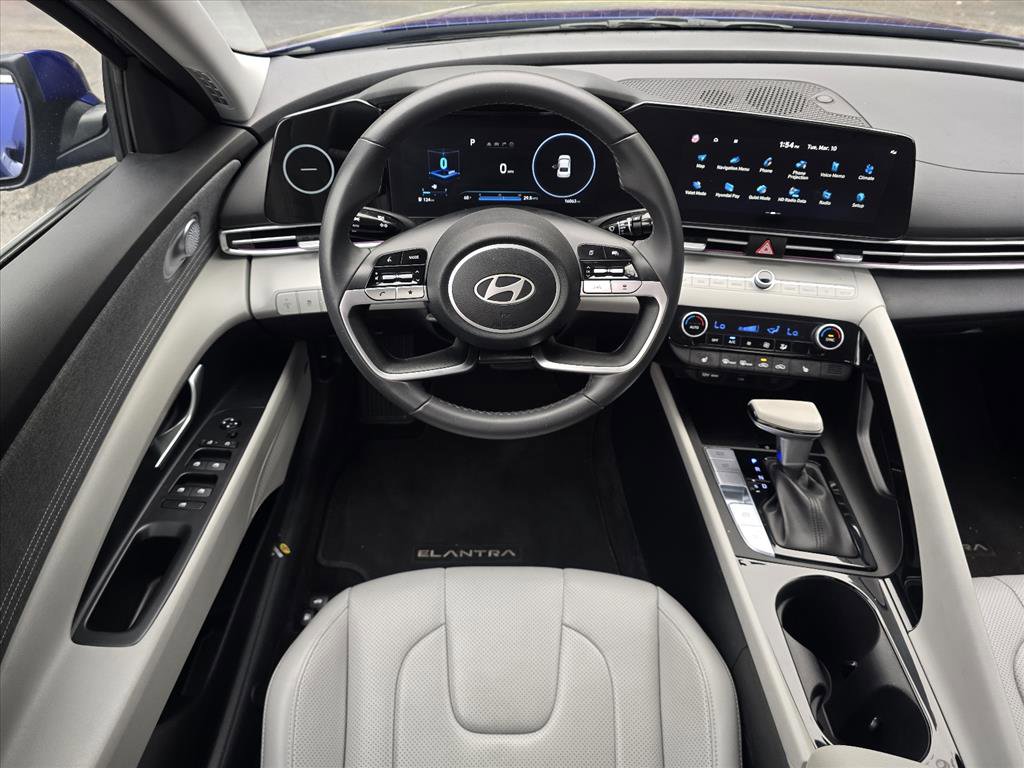 Used 2025 Hyundai Elantra Limited w/ Cargo Package image 13