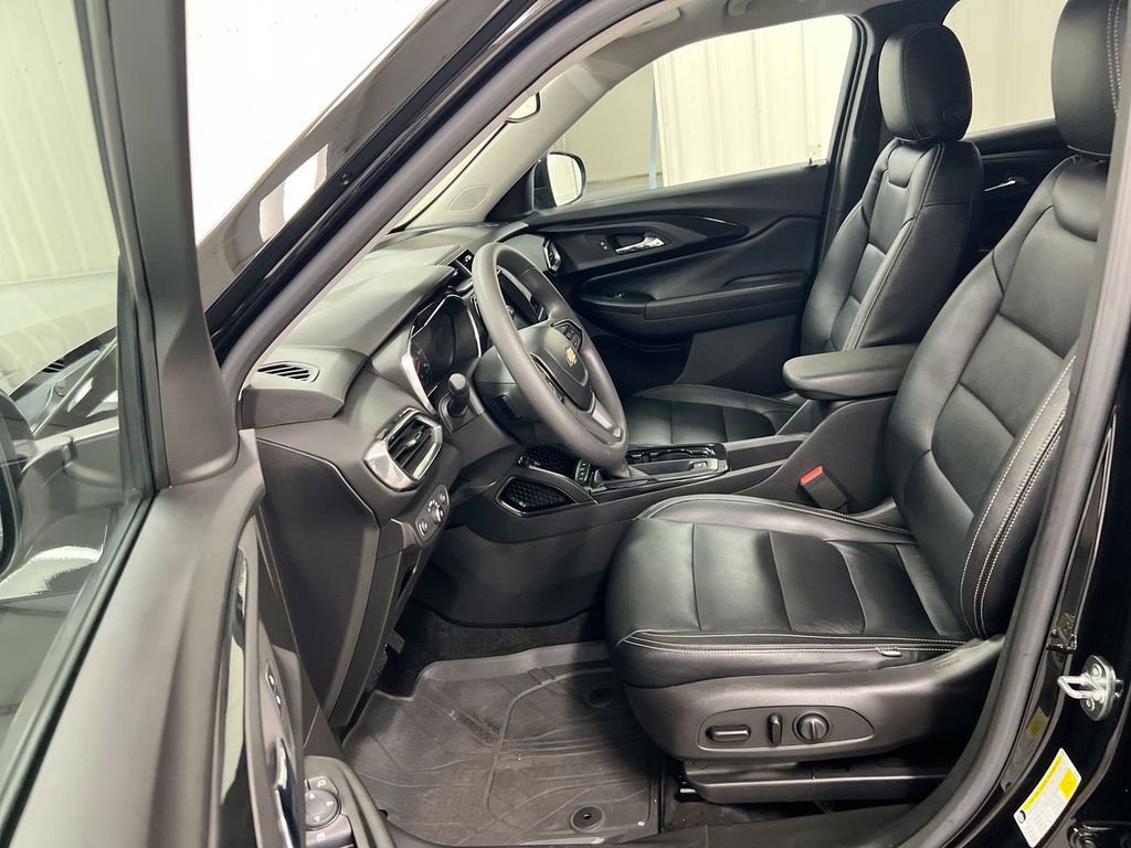 Used 2023 Chevrolet TrailBlazer LT w/ Convenience Package FWD image 19
