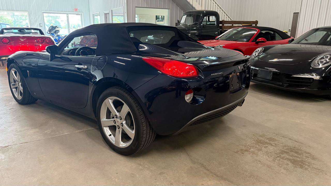 Used 2006 Pontiac Solstice Convertible w/ Premium Package RWD image 15