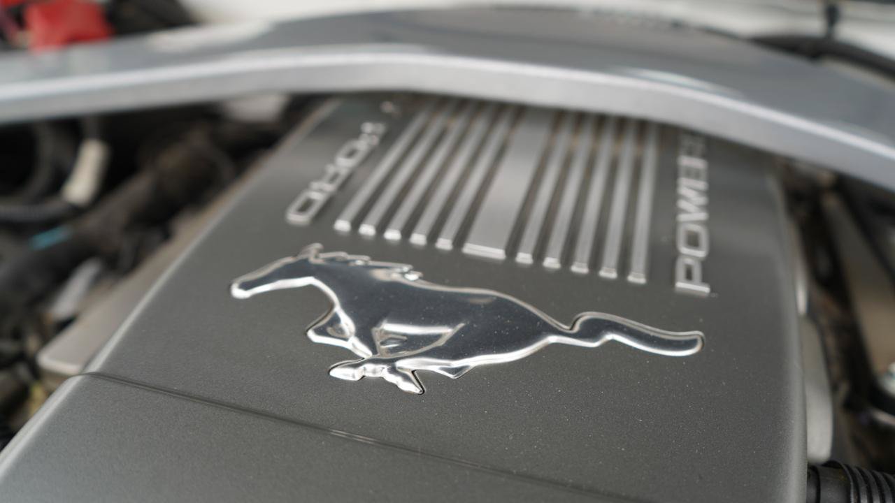 Used 2010 Ford Mustang GT RWD image 85