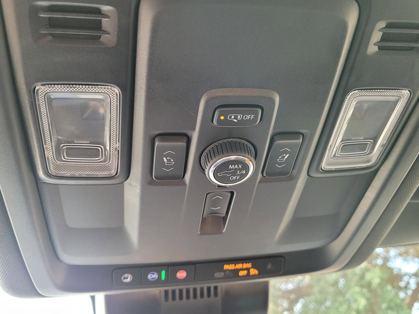 Used 2025 Chevrolet Tahoe High Country AWD/4WD image 30