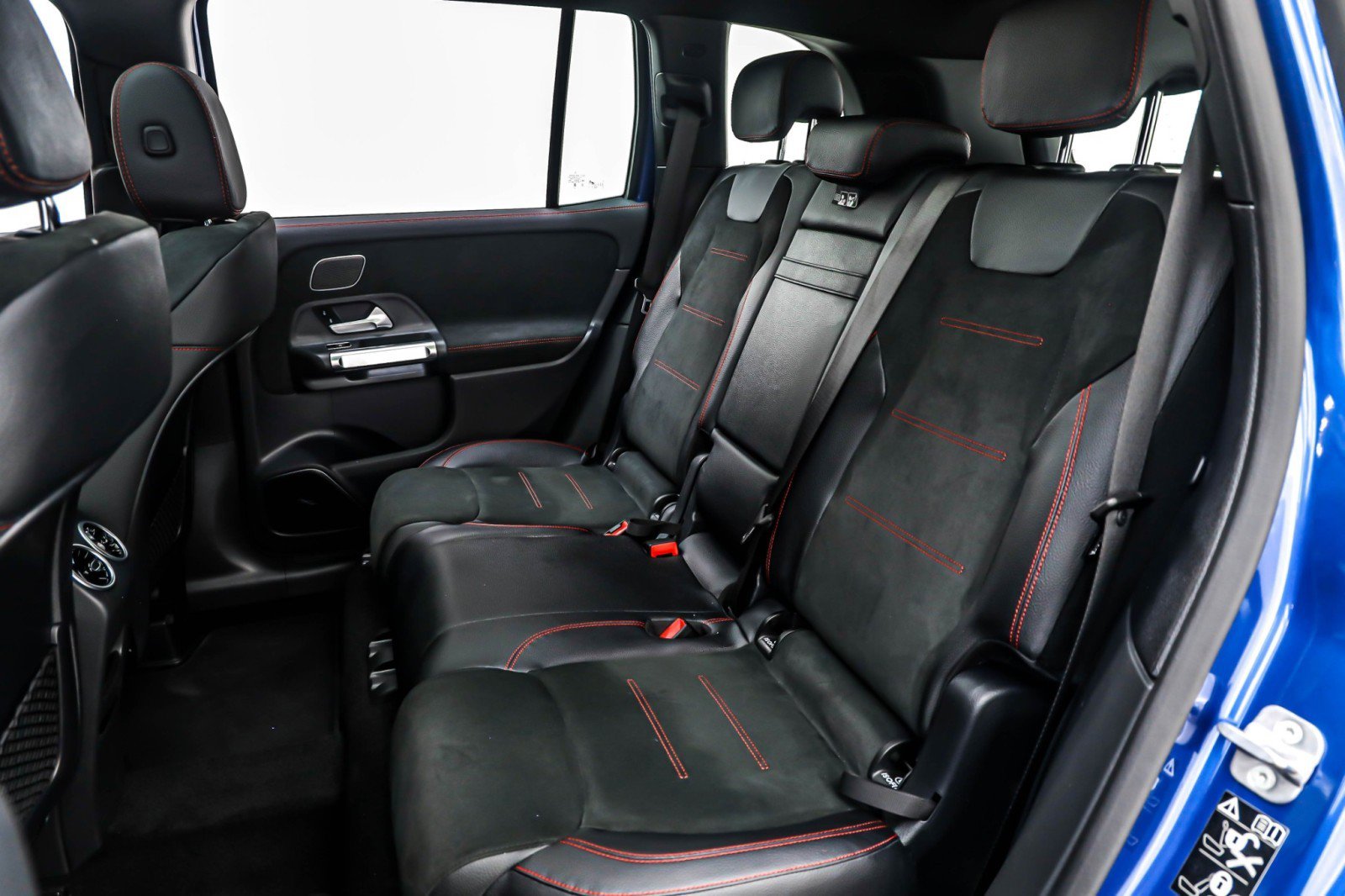 New 2025 Mercedes-Benz GLB 35 AMG 4MATIC image 8