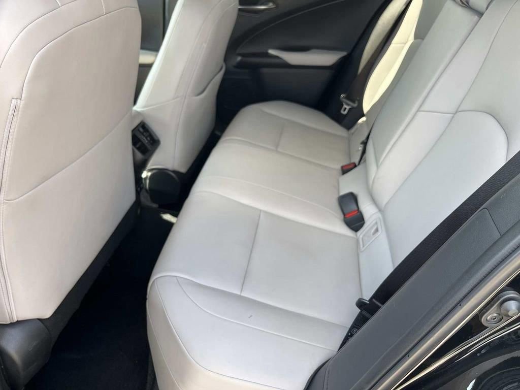 Used 2019 Lexus UX 200 w/ Premium Package image 19