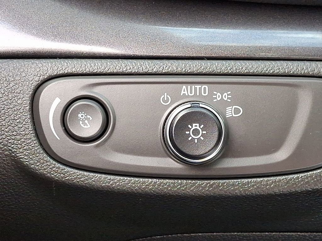 Used 2022 Buick Encore Preferred image 24