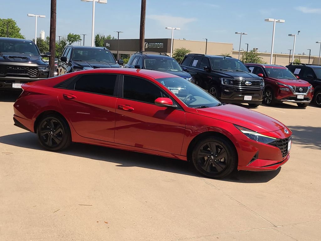 Used 2023 Hyundai Elantra SEL FWD image 4
