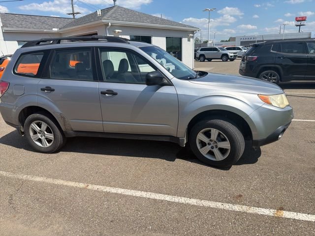 Used 2010 Subaru Forester 2.5X w/ Popular Equipment Group 1A AWD/4WD image 3