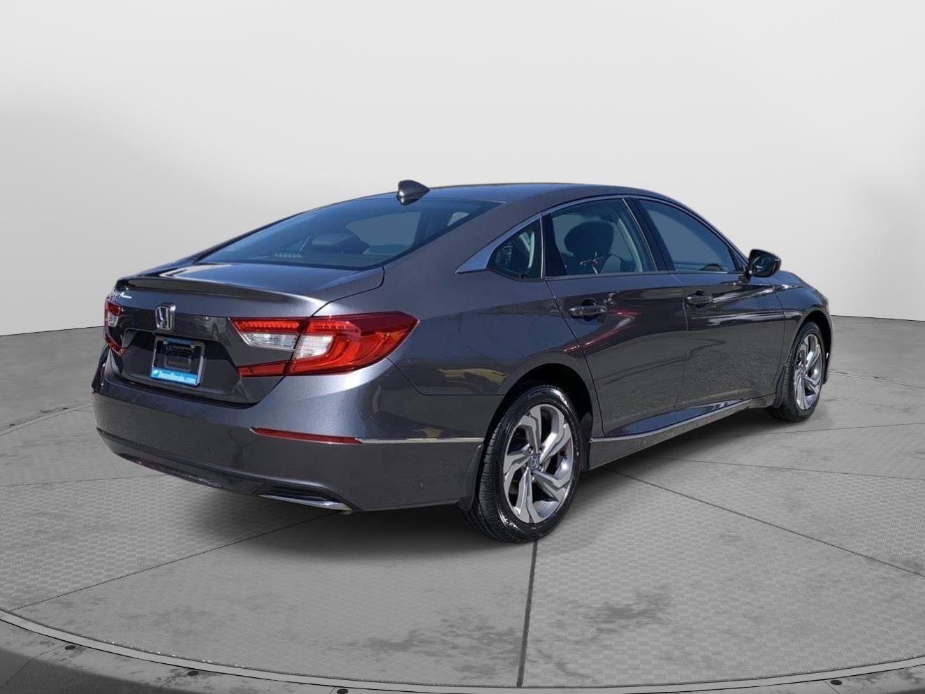 Used 2018 Honda Accord EX image 3