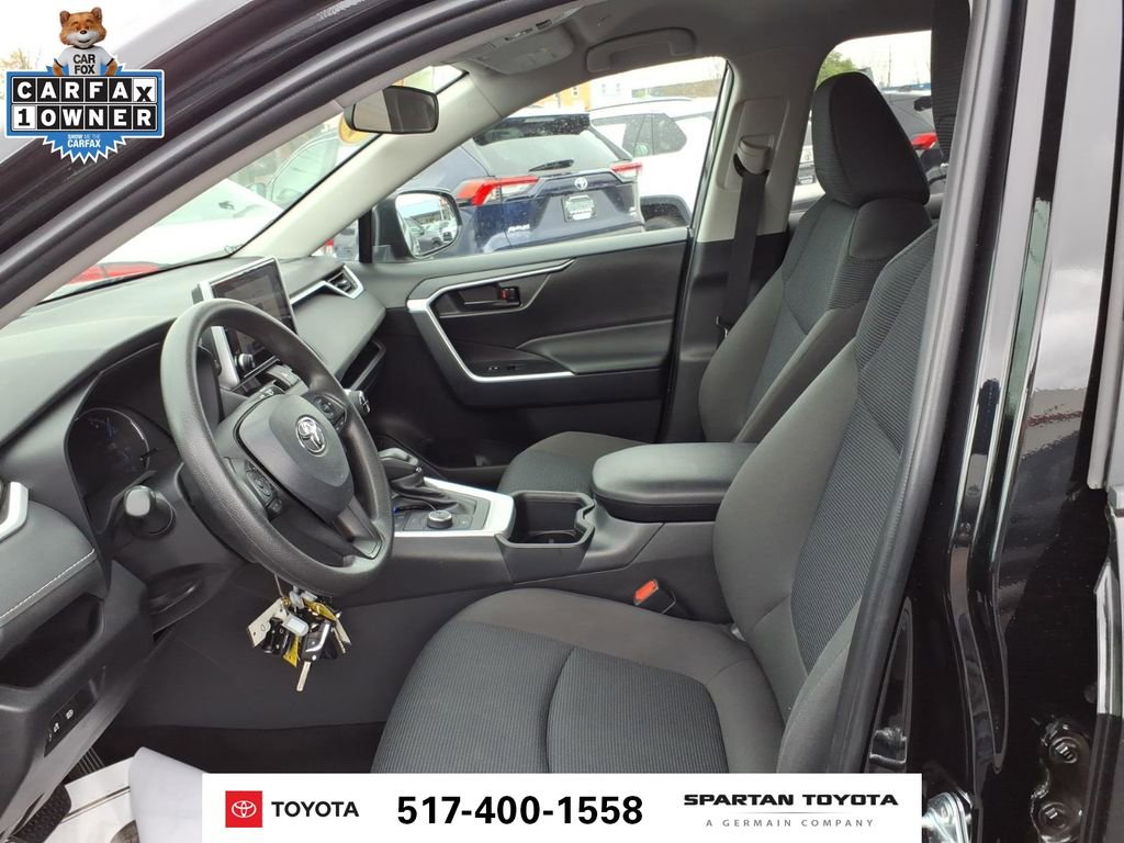 Used 2025 Toyota RAV4 LE AWD/4WD image 14
