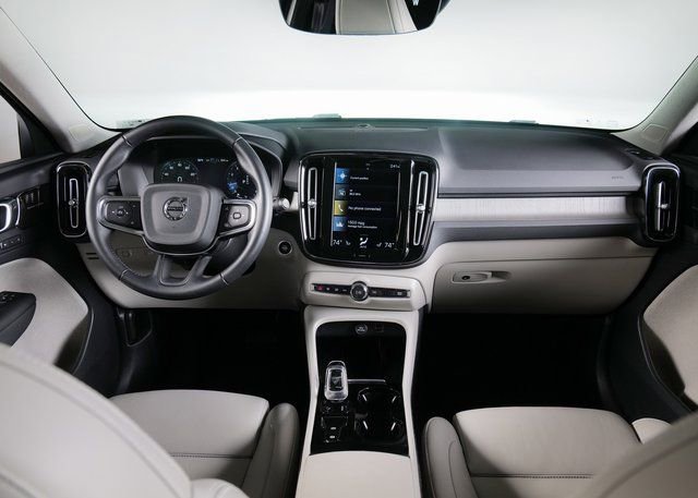 Used 2021 Volvo XC40 T5 Inscription w/ Advanced Package image 10