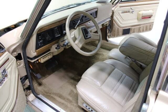 Used 1989 Jeep Grand Wagoneer image 6