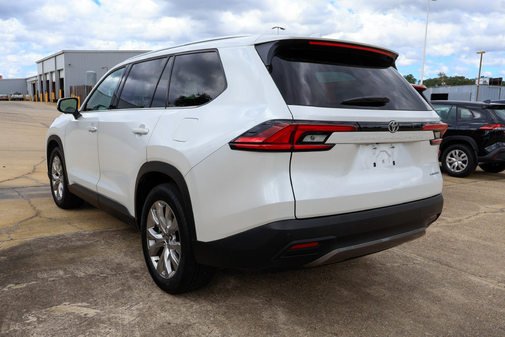 Used 2026 Toyota Grand Highlander FWD image 8