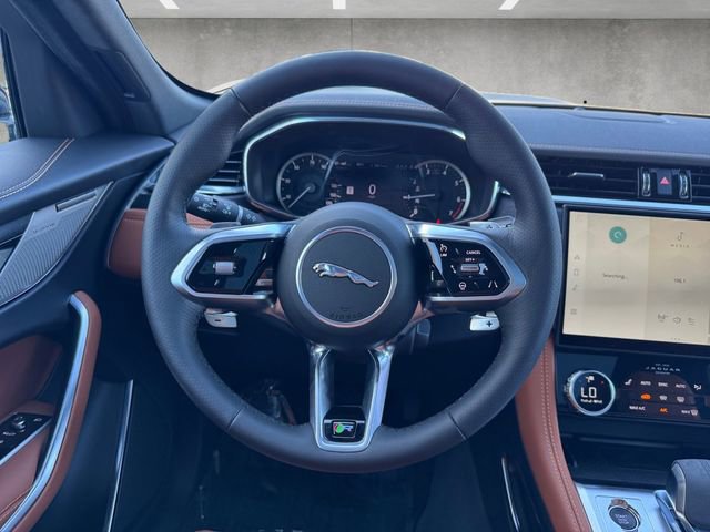 Used 2023 Jaguar F-PACE R-Dynamic S image 21