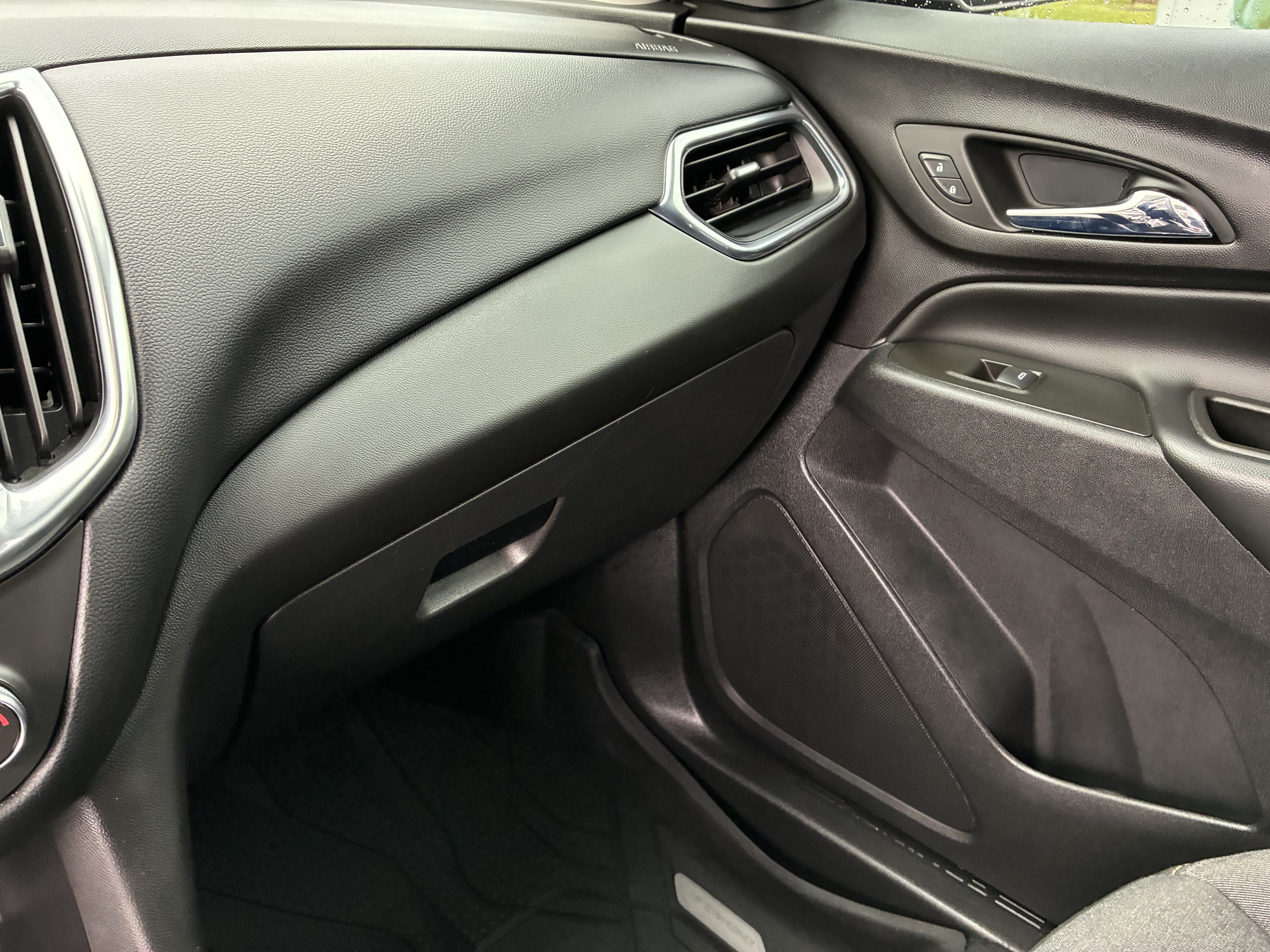 Used 2022 Chevrolet Equinox LT w/ LPO, Floor Liner Package FWD image 36