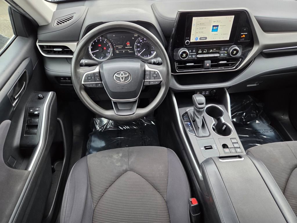 Used 2023 Toyota Highlander L FWD image 22