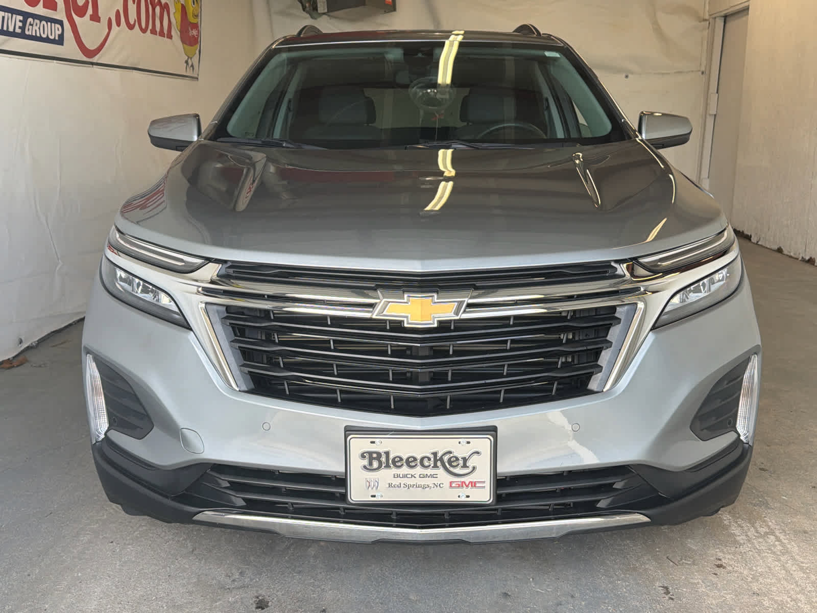 Used 2024 Chevrolet Equinox LT w/ LPO, Floor Liner Package FWD image 3