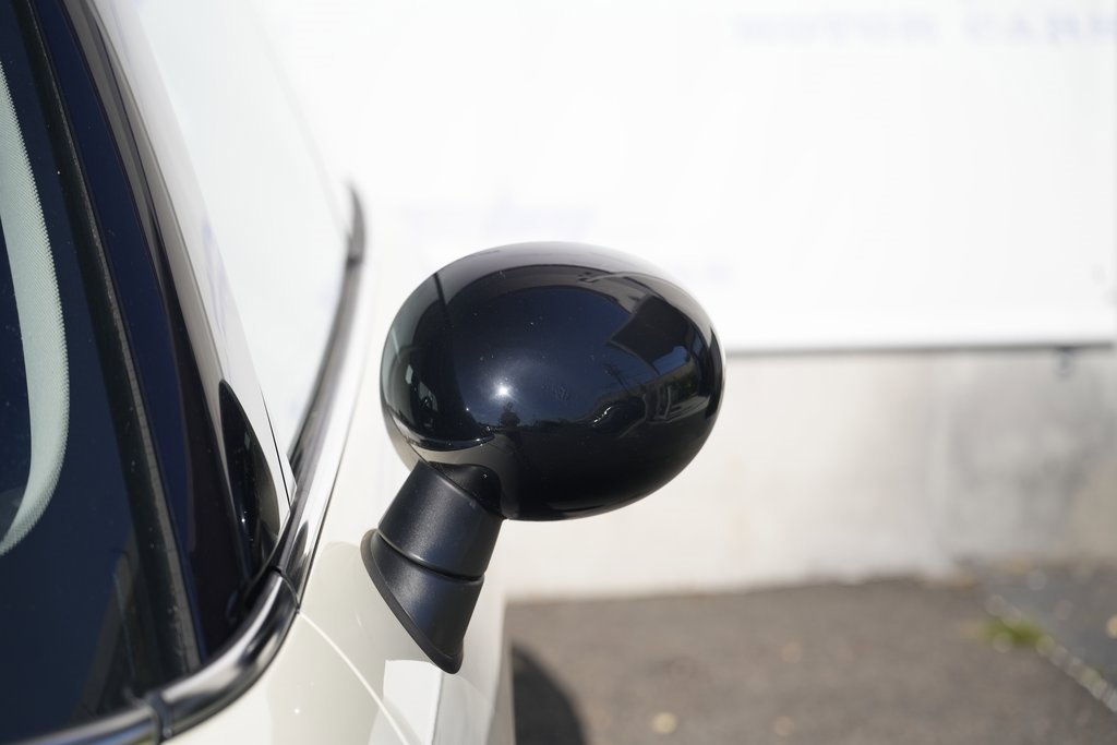 Used 2014 MINI Cooper 2-Door Hardtop image 10