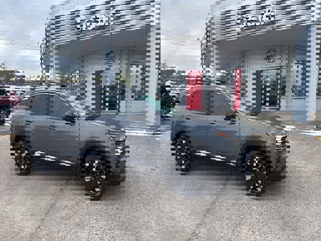 New 2026 Nissan Kicks SR image 1