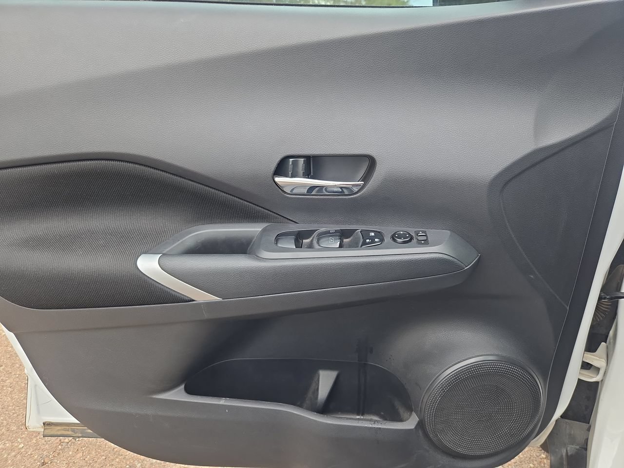Certified 2024 Nissan Kicks SV FWD image 17