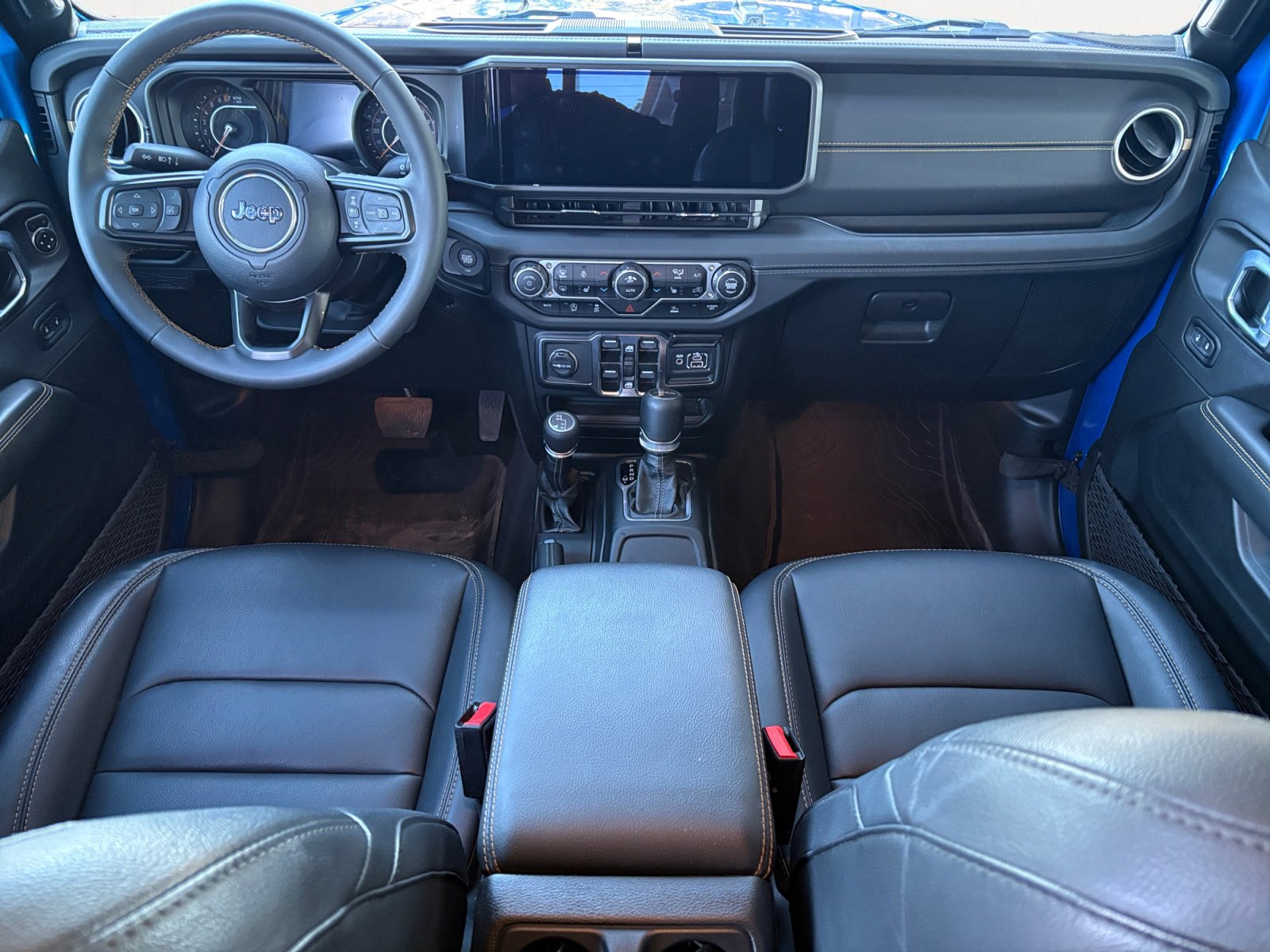 Used 2024 Jeep Gladiator Sport image 3