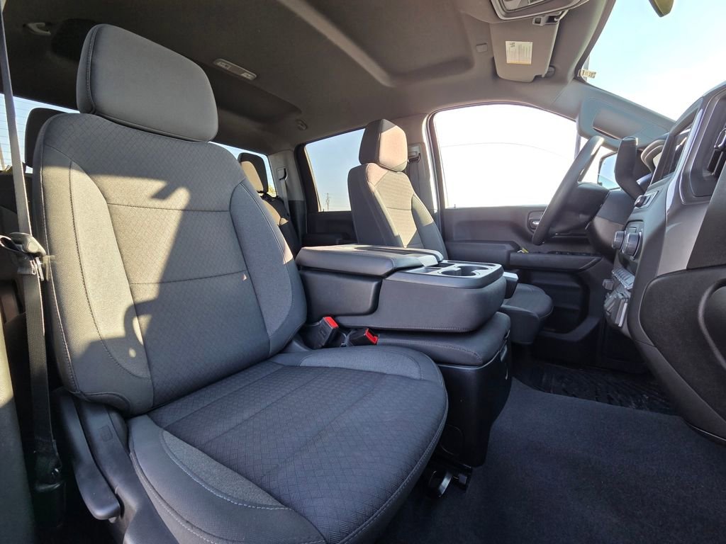 Used 2025 Chevrolet Silverado 2500 Custom w/ Custom Value Package image 29