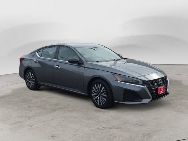 Used 2024 Nissan Altima 2.5 SV image 7