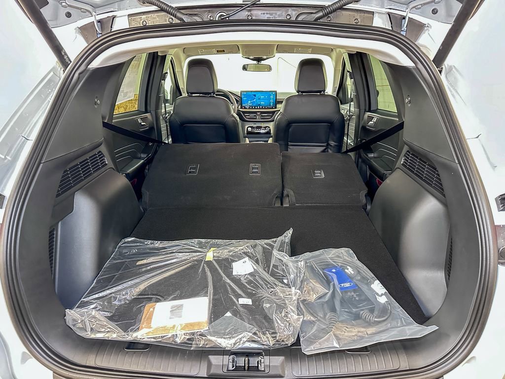 New 2026 Ford Escape SE image 16