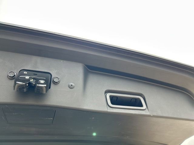 Used 2024 Nissan Rogue S FWD image 13