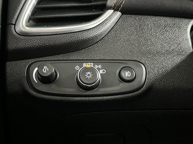 Used 2020 Chevrolet Trax Premier AWD/4WD image 18