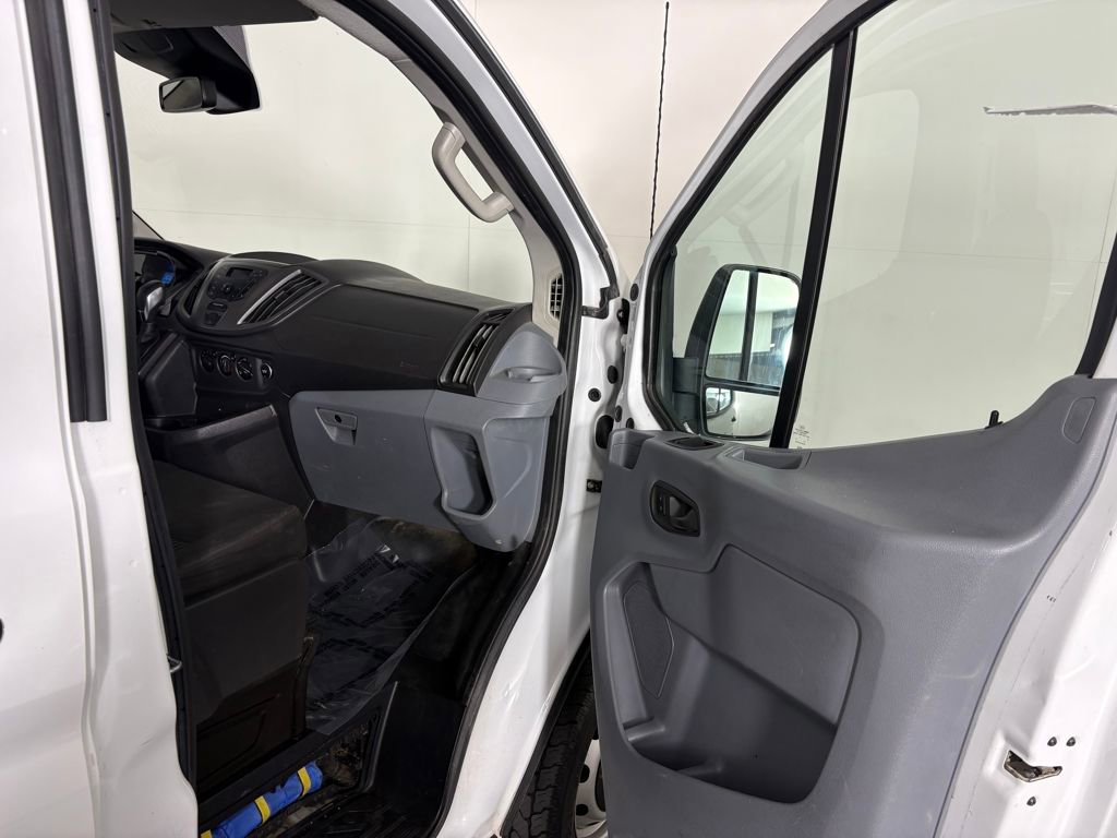 Used 2018 Ford Transit 250 130 Low Roof w/ Exterior Upgrade Package image 28