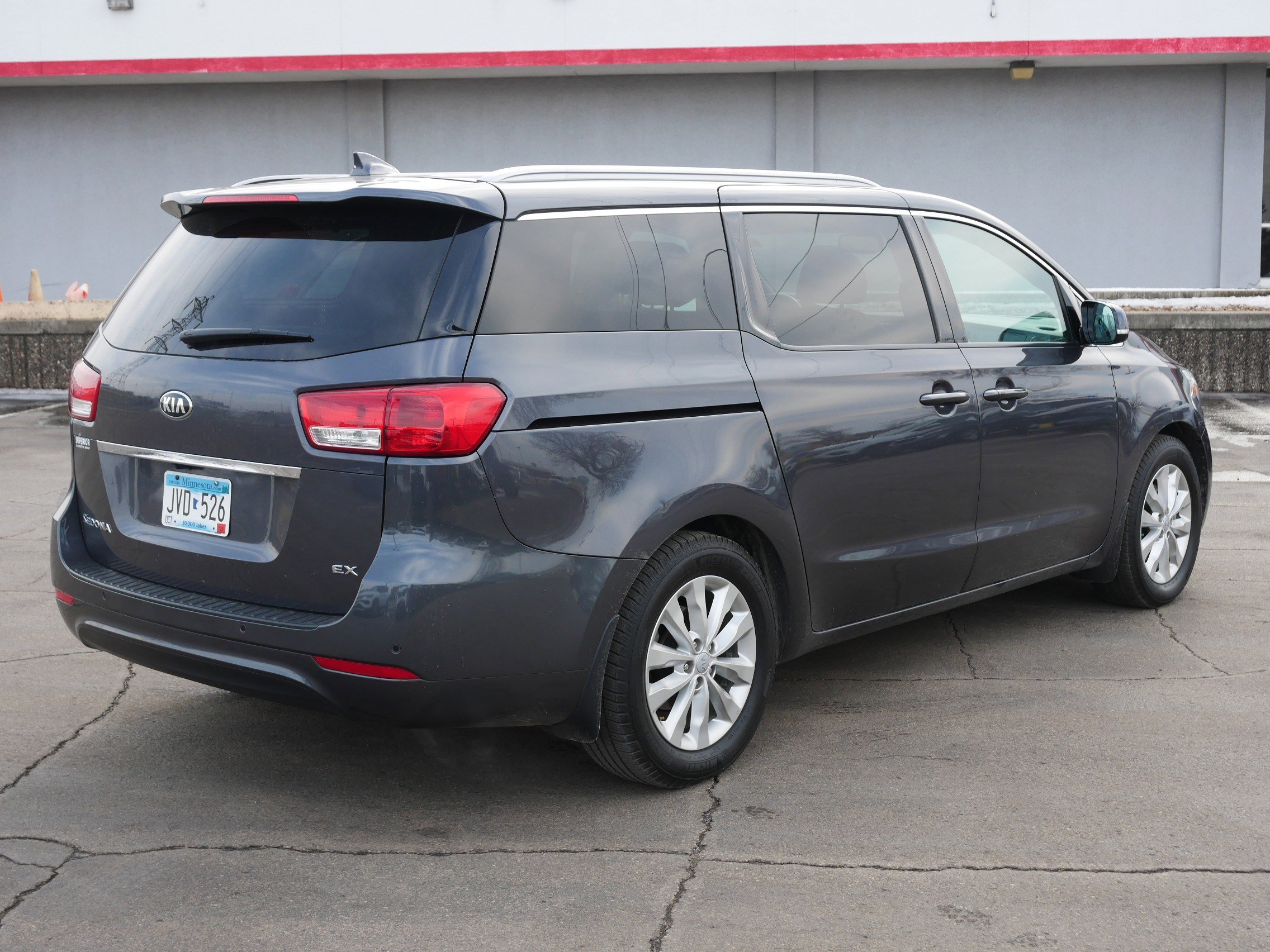 Used 2016 Kia Sedona EX image 4